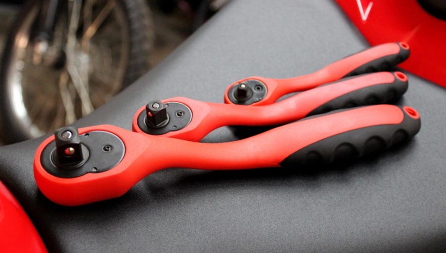 Was sind die Unterschiede zwischen Umspritzen und Insert Molding?